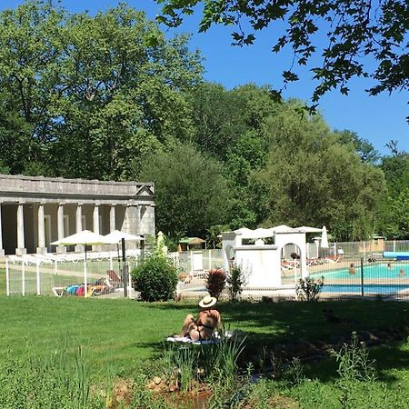Camping 3 Etoiles - Piscine Chauffee - Vue Montagne 圣吉隆 外观 照片