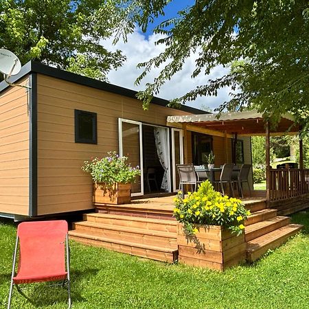 Camping 3 Etoiles - Piscine Chauffee - Vue Montagne 圣吉隆 外观 照片