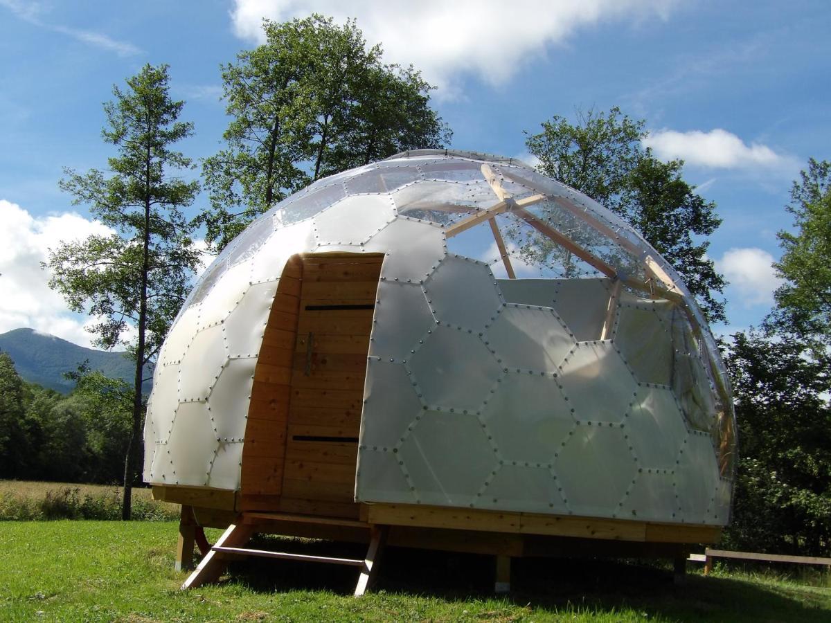 Camping 3 Etoiles - Piscine Chauffee - Vue Montagne 圣吉隆 外观 照片