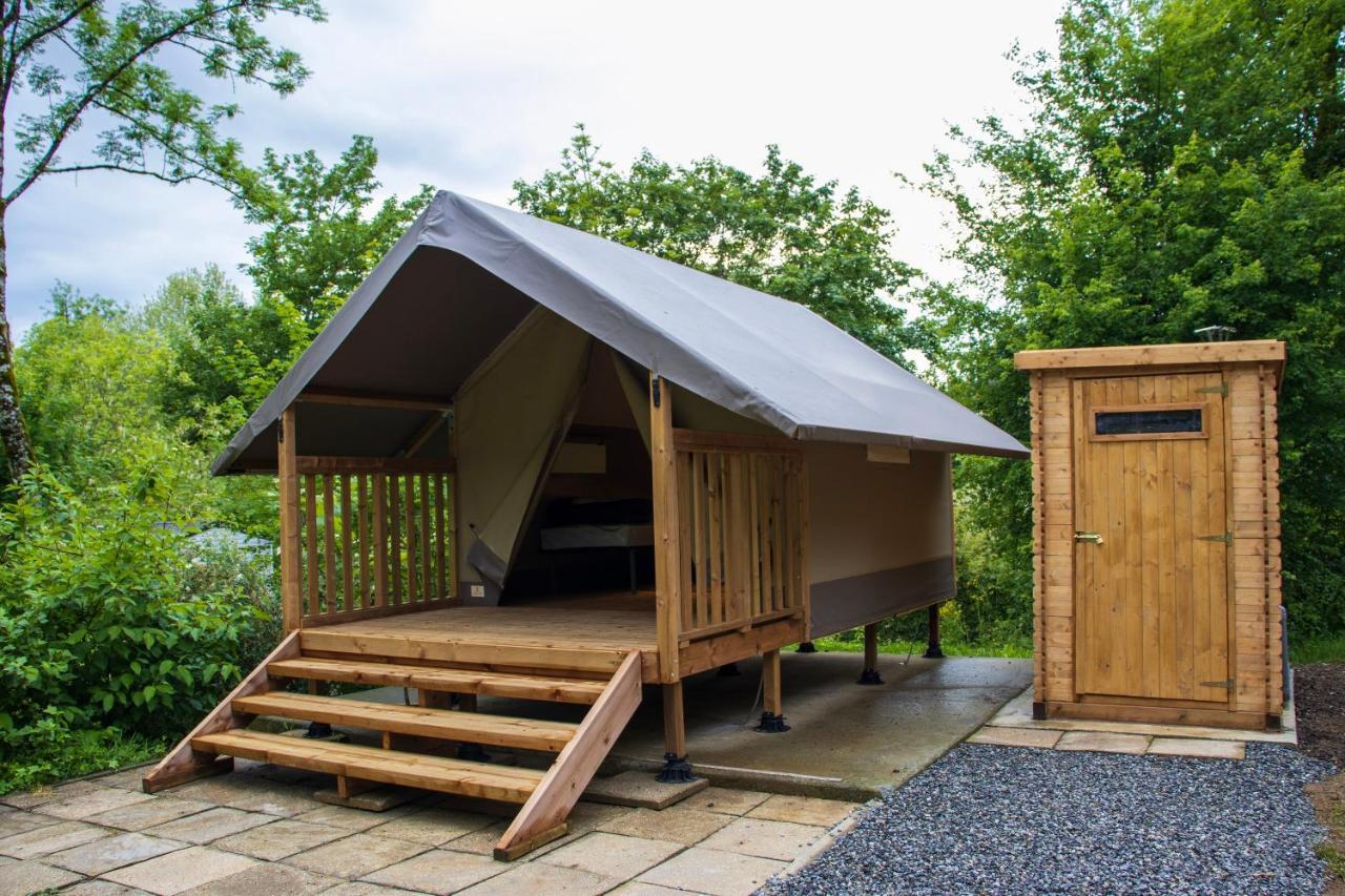 Camping 3 Etoiles - Piscine Chauffee - Vue Montagne 圣吉隆 外观 照片