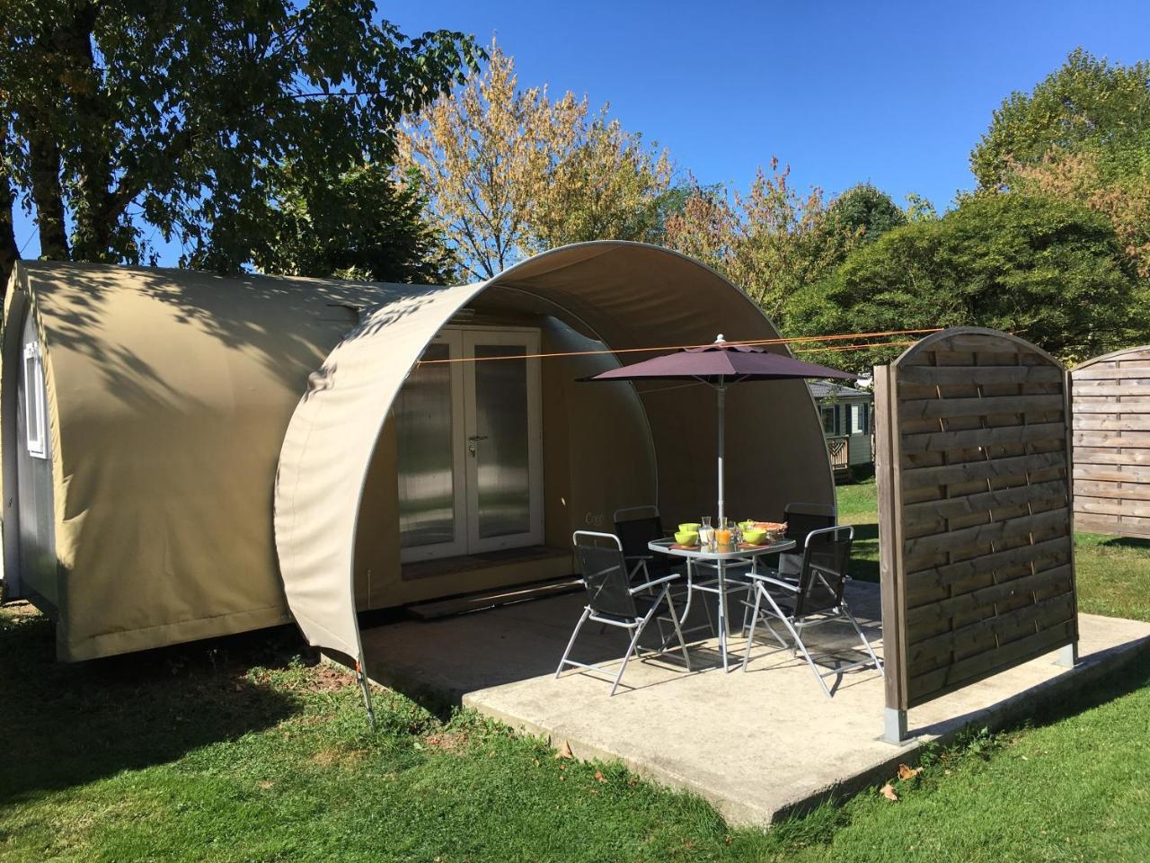 Camping 3 Etoiles - Piscine Chauffee - Vue Montagne 圣吉隆 外观 照片