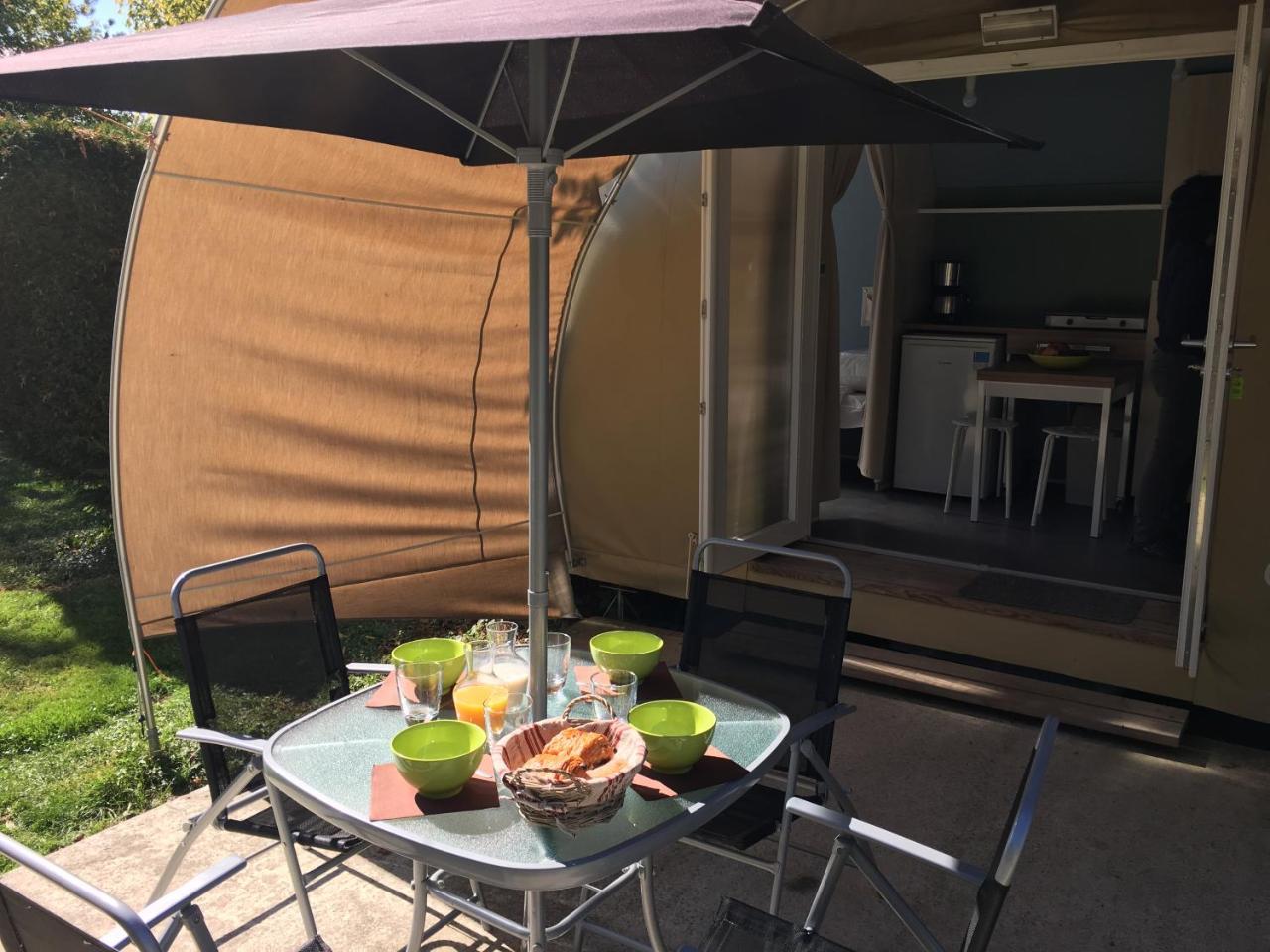 Camping 3 Etoiles - Piscine Chauffee - Vue Montagne 圣吉隆 外观 照片