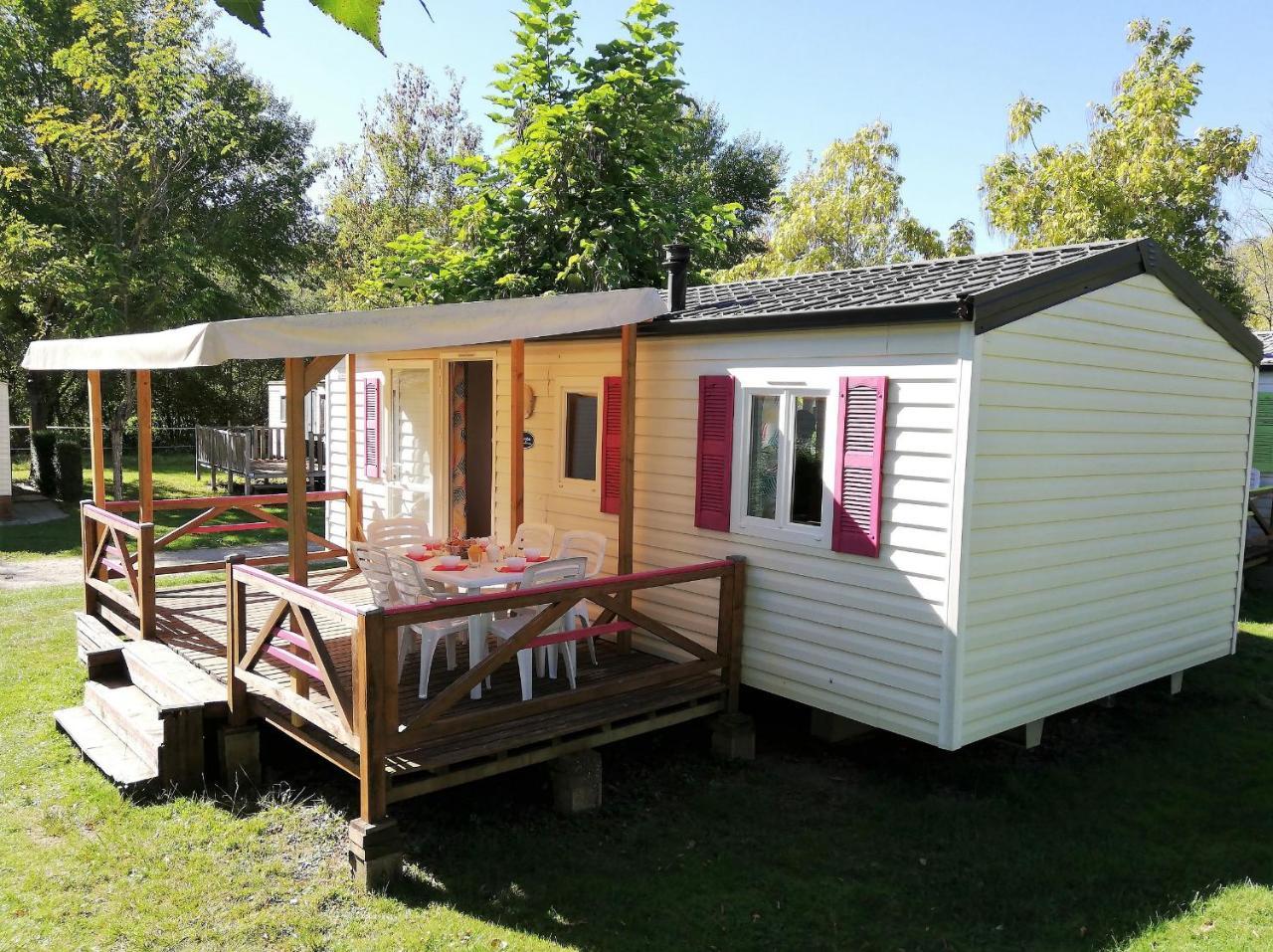Camping 3 Etoiles - Piscine Chauffee - Vue Montagne 圣吉隆 外观 照片