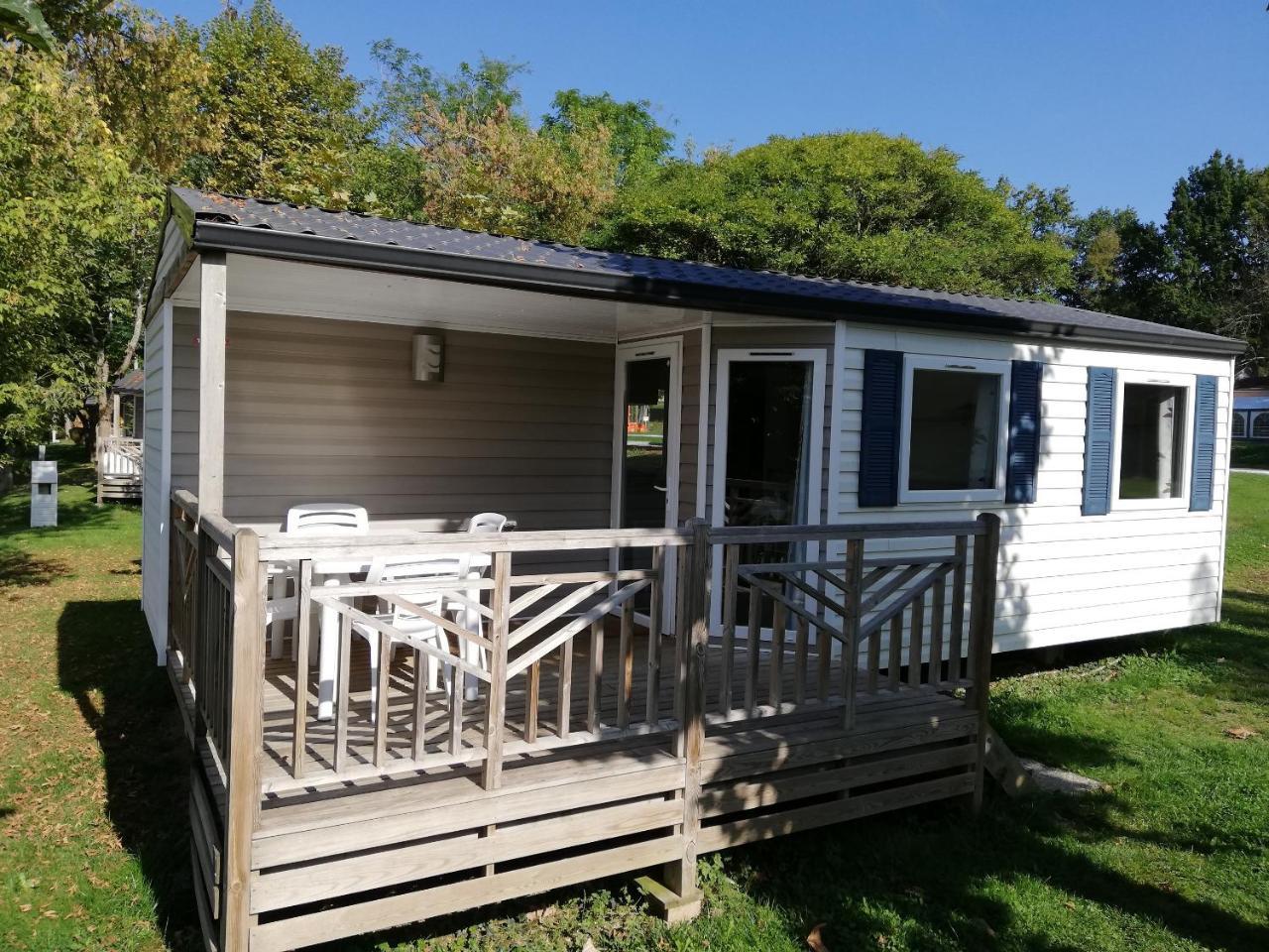 Camping 3 Etoiles - Piscine Chauffee - Vue Montagne 圣吉隆 外观 照片