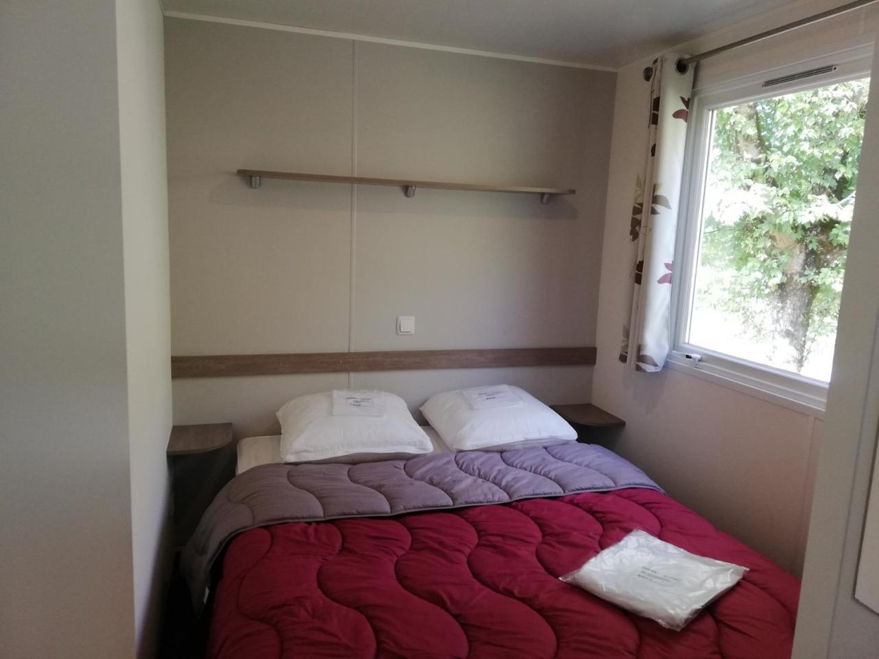 Camping 3 Etoiles - Piscine Chauffee - Vue Montagne 圣吉隆 外观 照片