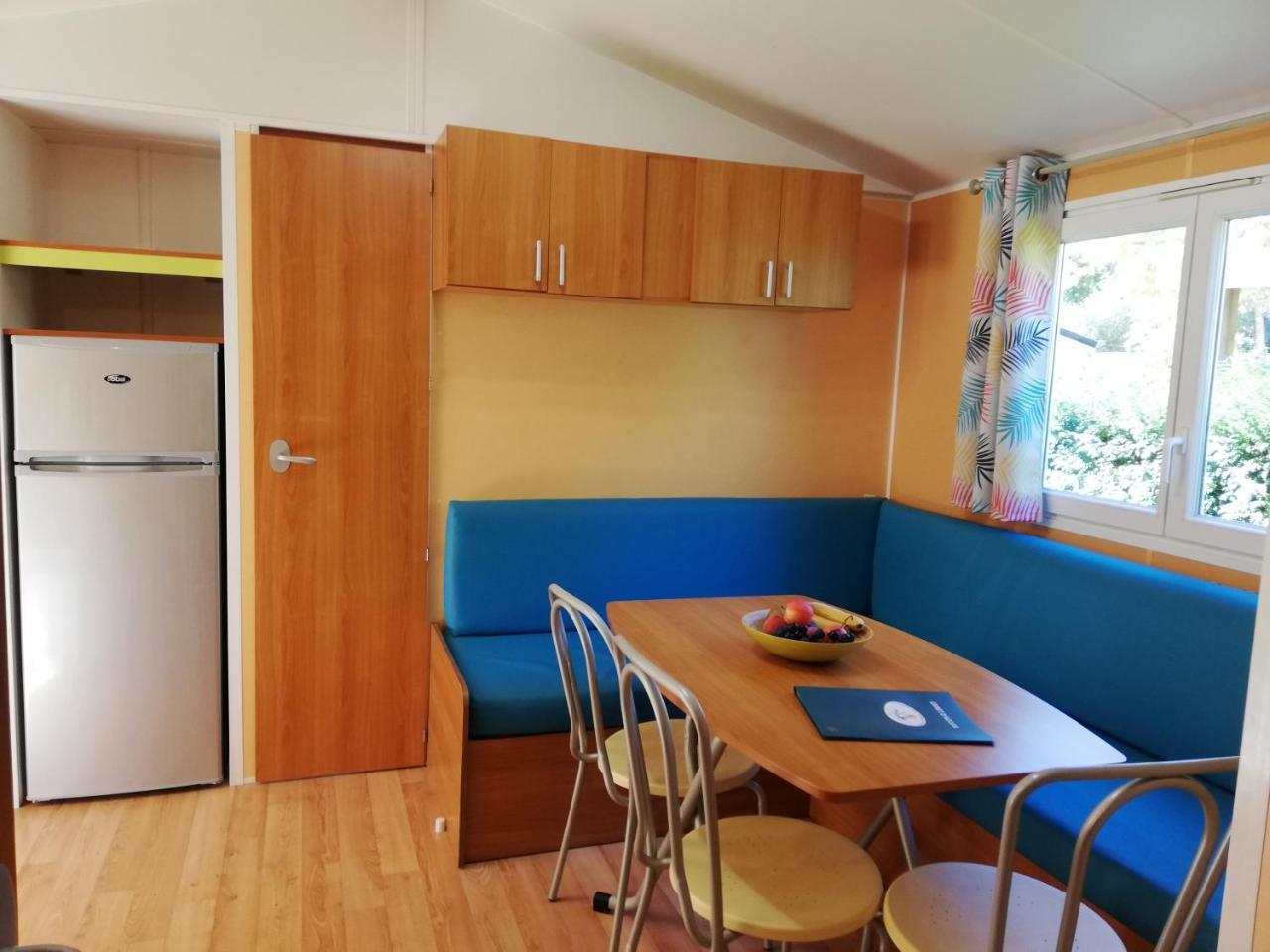 Camping 3 Etoiles - Piscine Chauffee - Vue Montagne 圣吉隆 外观 照片