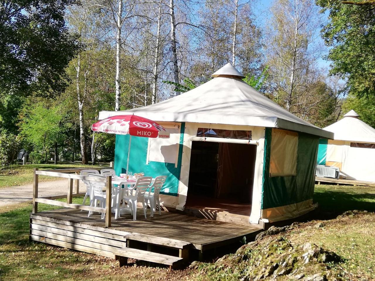 Camping 3 Etoiles - Piscine Chauffee - Vue Montagne 圣吉隆 外观 照片