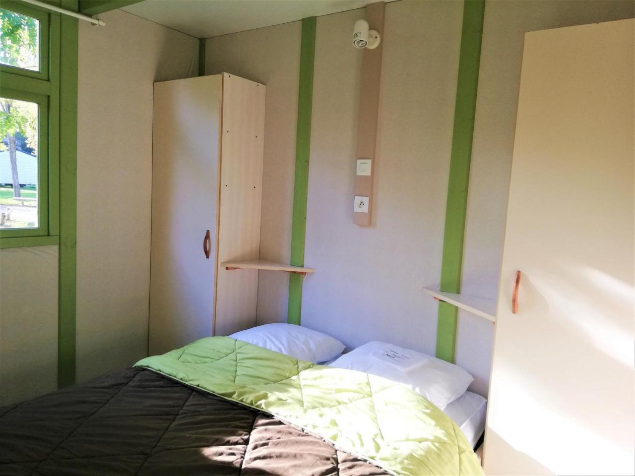Camping 3 Etoiles - Piscine Chauffee - Vue Montagne 圣吉隆 外观 照片