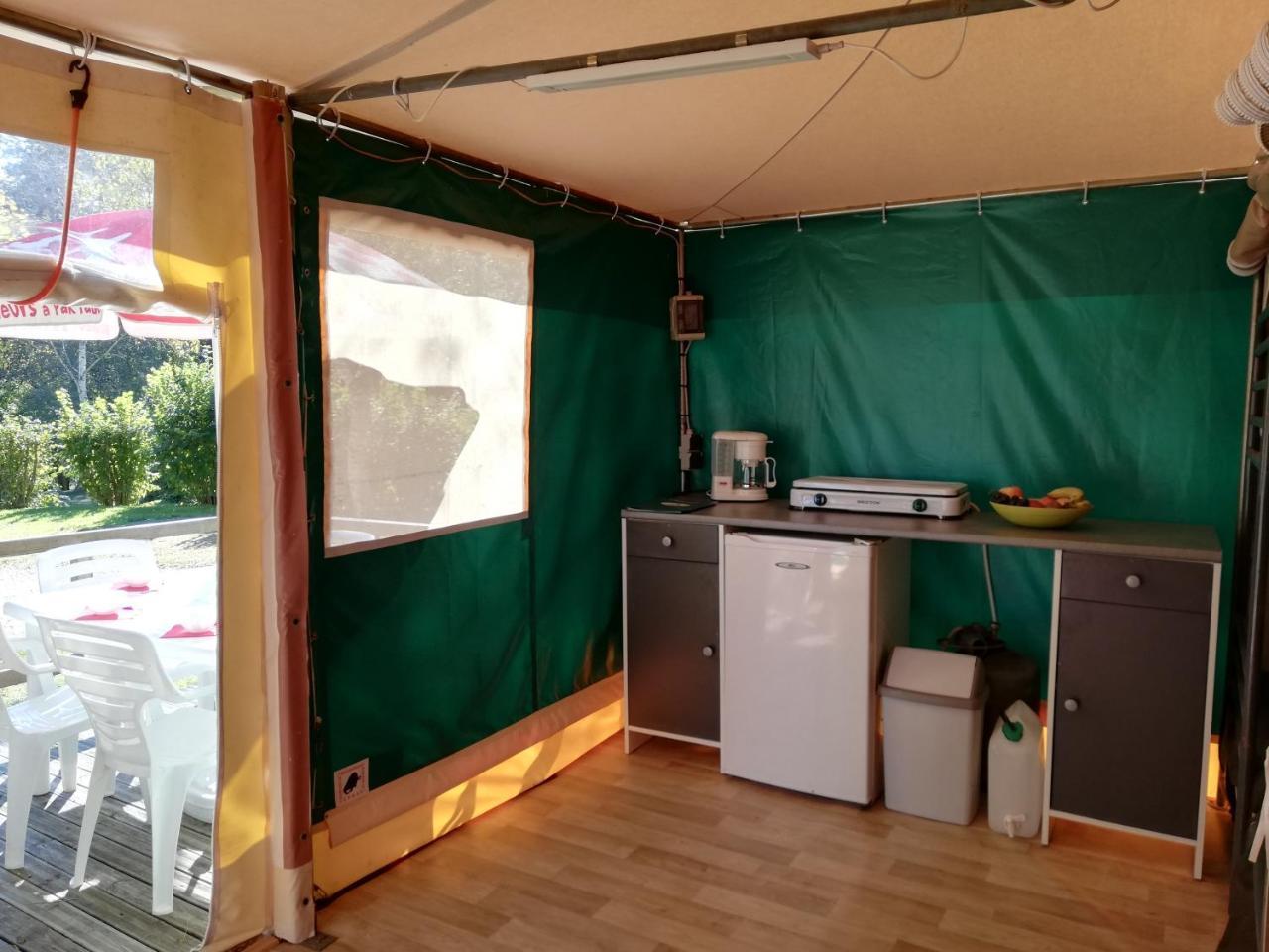 Camping 3 Etoiles - Piscine Chauffee - Vue Montagne 圣吉隆 外观 照片